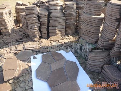 四通石材 专业打造网贴石、冰裂纹粉砂岩与园林别墅装修材料